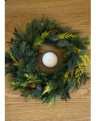 Різдвяний віночок із живої хвої